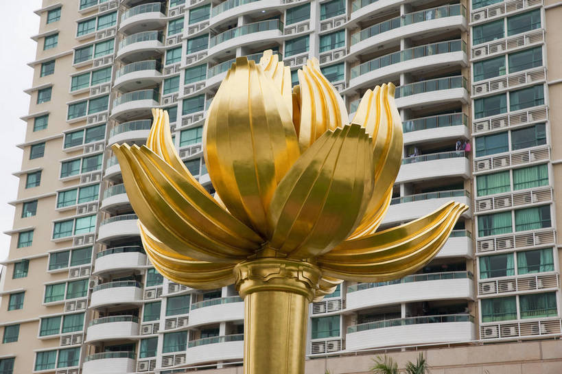 无人,横图,彩色,室外,特写,白天,旅游,度假,名胜古迹,标志建筑,城市,地标,建筑,莲花,雕塑,澳门,中国,遗迹,艺术,装饰,雕刻,雕像,图片,古迹,文物,娱乐,建设,现代,古建筑,现代建筑,工艺品,地标建筑,享受,休闲,金色,旅游胜地,放松,纪念,美术,都市风光,文明,中国文化,主题,陈列,古文明,功能,美学,繁荣,旅行,金莲花广场,bj174