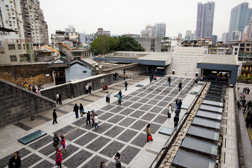 横图,彩色,室外,白天,旅游,度假,名胜古迹,标志建筑,地标,建筑,酒店,澳门,中国,亚洲,遗迹,图片,建筑群,古典,古迹,文物,娱乐,建设,现代,古建筑,民居,地标建筑,享受,休闲,旅游胜地,放松,文明,中国文化,古文明,东亚,大三巴牌坊,港澳台,中华人民共和国,澳门特别行政区,澳,繁荣,旅行,圣保罗教堂,大三巴,圣保禄大教堂遗址,bj174