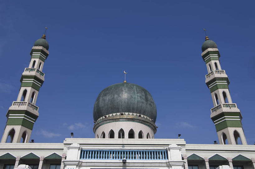 无人,寺庙,横图,室外,白天,旅游,度假,名胜古迹,标志建筑,地标,建筑,遗迹,古迹,文物,娱乐,建设,古建筑,历史建筑,享受,休闲,旅游胜地,放松,宗教,中国文化,古文明,青海,西宁,东关清真大寺,旅行,传统文化,bj174