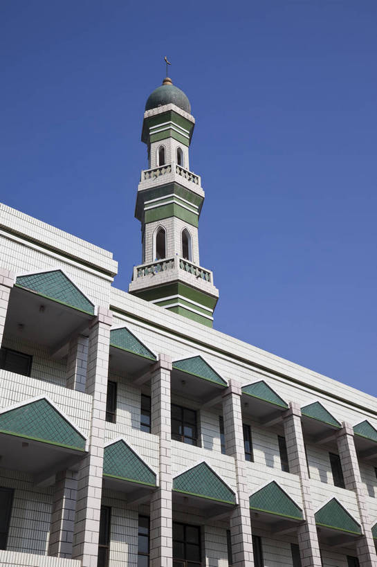 无人,寺庙,竖图,室外,白天,旅游,度假,名胜古迹,标志建筑,地标,建筑,遗迹,古迹,文物,娱乐,建设,古建筑,历史建筑,享受,休闲,旅游胜地,放松,宗教,中国文化,古文明,青海,西宁,东关清真大寺,旅行,传统文化,bj174