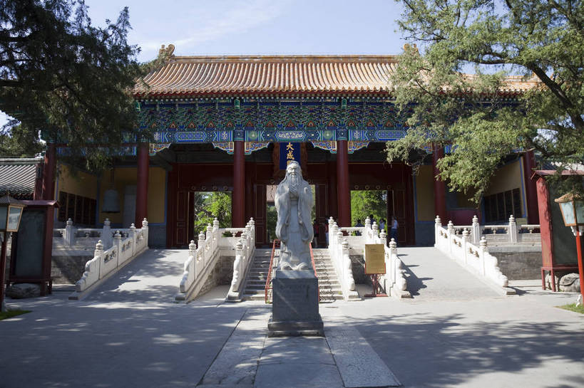 无人,横图,室外,白天,旅游,名胜古迹,标志建筑,地标,建筑,雕塑,北京,中国,艺术,装饰,雕刻,雕像,柱子,文化遗产,建筑群,古典,建设,工艺品,旅游胜地,纪念,美术,中国文化,主题,陈列,东亚,功能,美学,旅行,传统文化,国子监,bj174