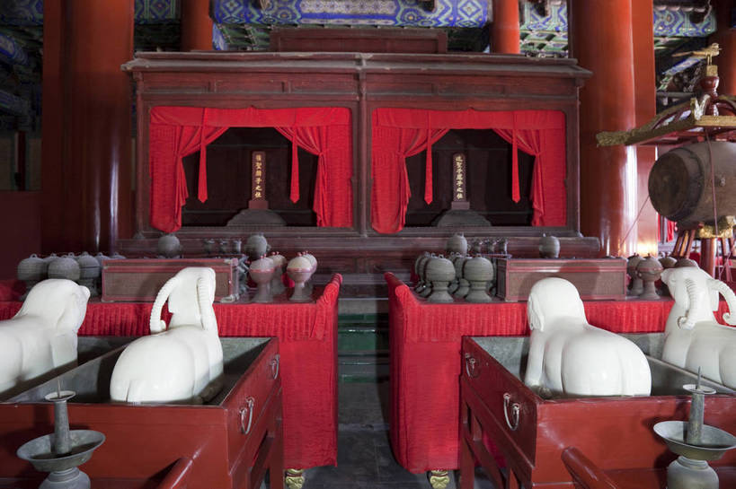 无人,横图,特写,白天,旅游,名胜古迹,标志建筑,地标,建筑,雕塑,北京,中国,艺术,装饰,雕刻,雕像,柱子,文化遗产,建筑群,古典,建设,工艺品,旅游胜地,纪念,美术,中国文化,主题,陈列,东亚,功能,美学,旅行,传统文化,国子监,bj174