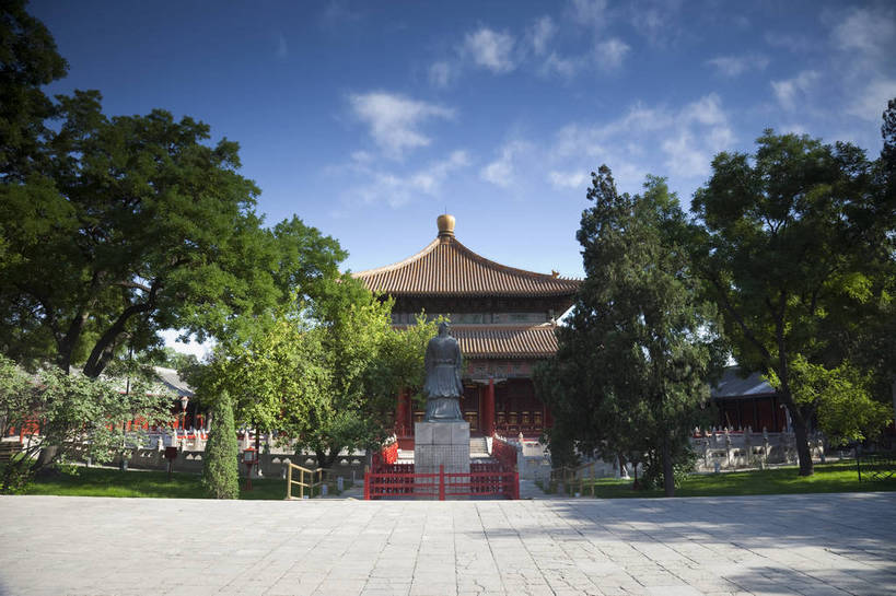 无人,横图,室外,白天,旅游,名胜古迹,标志建筑,地标,建筑,雕塑,北京,中国,艺术,装饰,雕刻,雕像,柱子,文化遗产,建筑群,古典,建设,工艺品,旅游胜地,纪念,美术,中国文化,主题,陈列,东亚,功能,美学,旅行,传统文化,国子监,bj174