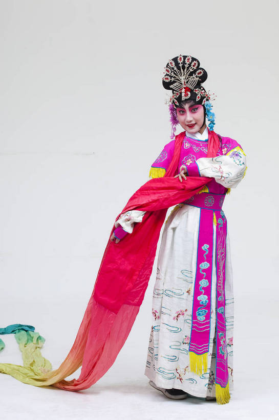 一个人,演员,竖图,彩色,白色背景,正面,化妆,北京,中国,亚洲,仅一个人,表演,艺术,造型,鲜艳,头饰,图片,注视,文化,脸谱,观察,看,站着,表情,竖,姿势,摄影,服饰,观看,动作,察看,关注,中国文化,戏剧,民族服饰,演出服,京剧,东亚,国粹,女人,中国人,年轻人,全身,影棚拍摄,化装,中国戏曲,传统文化,天女,舞台妆,bj174