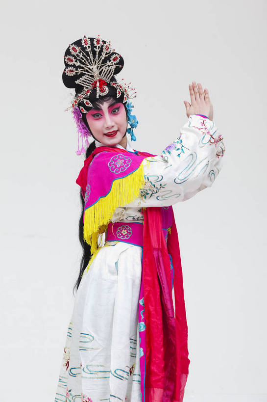 一个人,演员,竖图,彩色,白色背景,正面,化妆,北京,中国,亚洲,仅一个人,表演,艺术,造型,鲜艳,头饰,图片,注视,文化,脸谱,观察,看,站着,表情,竖,姿势,摄影,服饰,观看,动作,察看,关注,中国文化,戏剧,民族服饰,演出服,京剧,东亚,国粹,女人,中国人,年轻人,全身,影棚拍摄,化装,中国戏曲,传统文化,天女,舞台妆,bj174