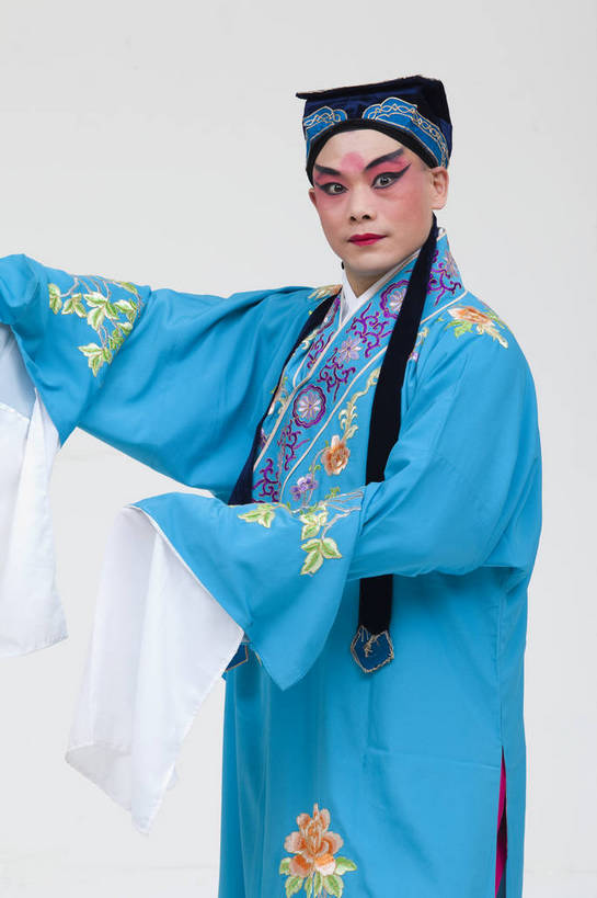 一个人,演员,竖图,彩色,白色背景,正面,化妆,北京,中国,亚洲,仅一个人,表演,艺术,造型,鲜艳,头饰,图片,注视,文化,脸谱,观察,看,站着,表情,竖,姿势,摄影,服饰,观看,动作,察看,生,关注,中国文化,戏剧,民族服饰,演出服,京剧,东亚,国粹,男人,中国人,年轻人,半身,影棚拍摄,化装,中国戏曲,传统文化,舞台妆,角色,才子,张珙,张生,小生,bj174