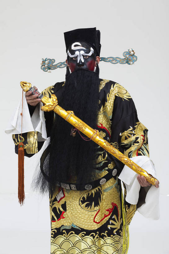 中年人,一个人,演员,竖图,彩色,白色背景,正面,化妆,北京,中国,亚洲,仅一个人,表演,艺术,造型,鲜艳,头饰,图片,注视,文化,脸谱,观察,看,站着,表情,竖,姿势,摄影,服饰,观看,动作,察看,关注,中国文化,戏剧,民族服饰,演出服,京剧,东亚,戏曲,国粹,包公,男人,中国人,半身,影棚拍摄,化装,中国戏曲,传统文化,舞台妆,角色,花脸,净,bj174