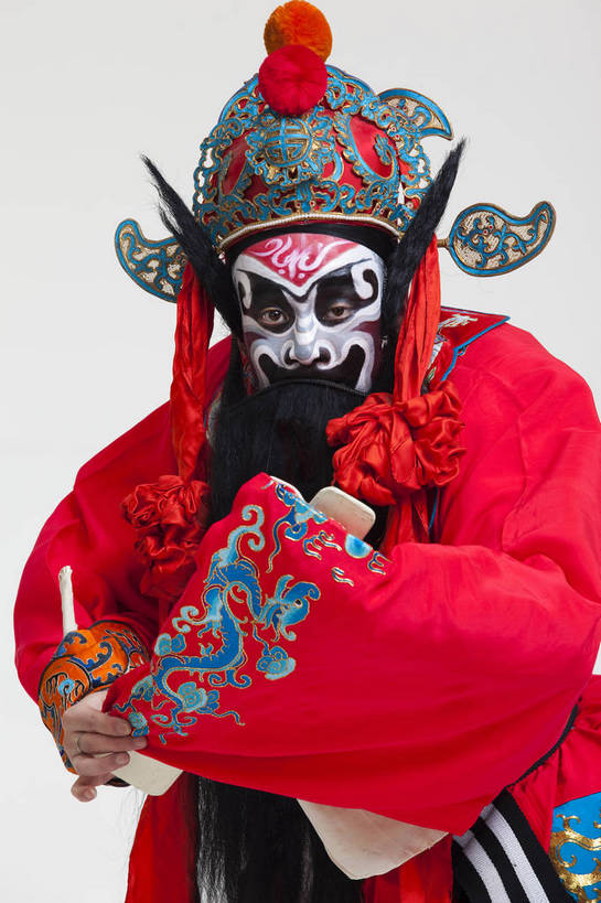 中年人,一个人,演员,竖图,彩色,白色背景,正面,化妆,北京,中国,亚洲,仅一个人,表演,艺术,造型,鲜艳,头饰,图片,注视,文化,脸谱,观察,看,站着,表情,竖,姿势,摄影,服饰,观看,动作,察看,关注,中国文化,戏剧,民族服饰,演出服,京剧,东亚,戏曲,国粹,钟馗,男人,中国人,半身,影棚拍摄,化装,中国戏曲,传统文化,舞台妆,角色,花脸,净,bj174