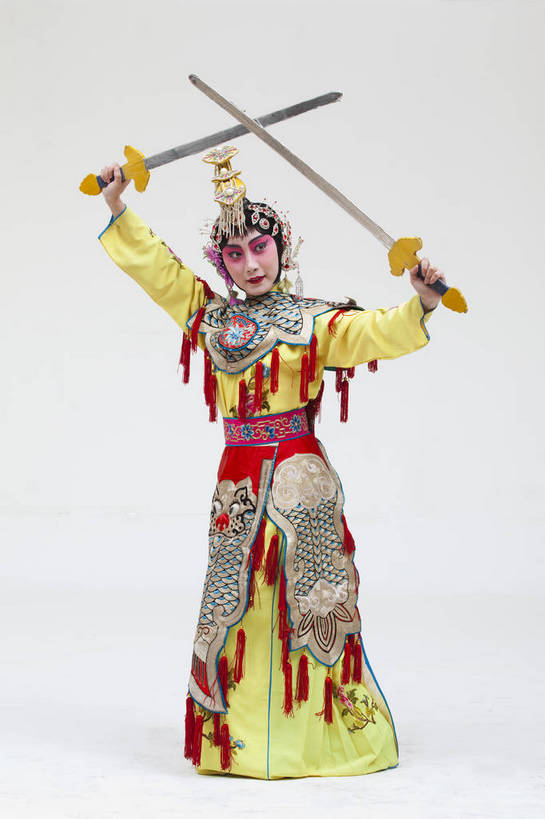 一个人,演员,竖图,彩色,白色背景,正面,化妆,北京,中国,亚洲,仅一个人,表演,艺术,造型,鲜艳,头饰,图片,注视,文化,脸谱,观察,看,站着,表情,竖,姿势,摄影,服饰,观看,动作,察看,关注,中国文化,戏剧,民族服饰,演出服,京剧,东亚,国粹,青衣,女人,中国人,年轻人,全身,影棚拍摄,化装,中国戏曲,传统文化,虞姬,舞台妆,bj174