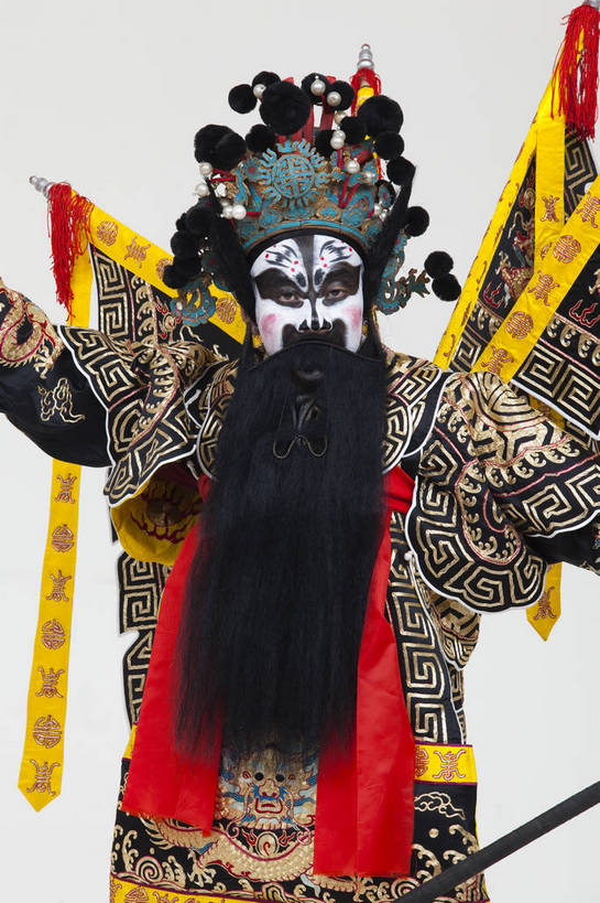 中年人,一个人,演员,竖图,彩色,白色背景,正面,化妆,北京,中国,亚洲,仅一个人,表演,艺术,造型,鲜艳,头饰,图片,注视,文化,脸谱,观察,看,站着,表情,竖,姿势,摄影,服饰,头像,观看,动作,察看,关注,中国文化,戏剧,民族服饰,演出服,京剧,东亚,戏曲,国粹,男人,中国人,影棚拍摄,化装,张飞,中国戏曲,传统文化,舞台妆,角色,花脸,净,bj174
