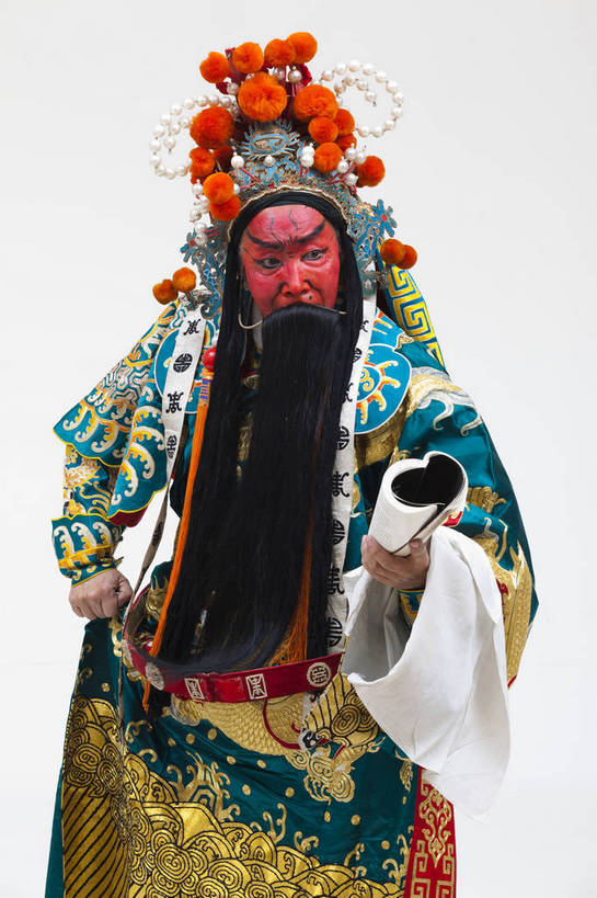 中年人,一个人,演员,竖图,彩色,白色背景,正面,化妆,北京,中国,亚洲,仅一个人,表演,艺术,造型,鲜艳,头饰,图片,注视,文化,脸谱,观察,看,站着,表情,竖,姿势,摄影,服饰,观看,动作,察看,关注,中国文化,戏剧,民族服饰,演出服,京剧,东亚,戏曲,国粹,关公,男人,中国人,半身,影棚拍摄,化装,中国戏曲,传统文化,舞台妆,角色,花脸,净,老生,须生,正生,bj174