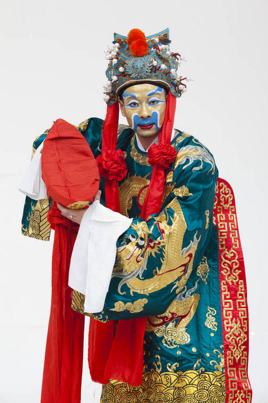 中年人,一个人,演员,竖图,彩色,白色背景,正面,化妆,北京,中国,亚洲,仅一个人,表演,艺术,造型,鲜艳,头饰,图片,注视,文化,脸谱,观察,看,站着,表情,竖,姿势,摄影,服饰,观看,动作,察看,关注,中国文化,戏剧,民族服饰,演出服,京剧,东亚,戏曲,国粹,武财神,男人,中国人,半身,影棚拍摄,化装,中国戏曲,传统文化,舞台妆,角色,老生,须生,正生,bj174