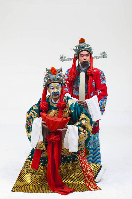 中年人,一个人,演员,竖图,彩色,白色背景,正面,化妆,北京,中国,亚洲,仅一个人,表演,艺术,造型,鲜艳,头饰,图片,注视,文化,脸谱,观察,看,站着,表情,竖,姿势,摄影,服饰,观看,动作,察看,关注,中国文化,戏剧,民族服饰,演出服,京剧,东亚,戏曲,国粹,文财神,武财神,男人,中国人,全身,影棚拍摄,化装,中国戏曲,传统文化,舞台妆,角色,老生,须生,正生,bj174