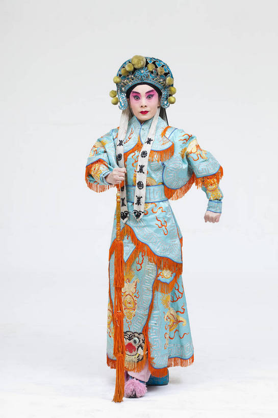 一个人,演员,竖图,彩色,白色背景,正面,化妆,北京,中国,亚洲,仅一个人,表演,艺术,造型,鲜艳,头饰,图片,注视,文化,脸谱,观察,看,站着,表情,竖,姿势,摄影,服饰,观看,动作,察看,关注,中国文化,戏剧,民族服饰,演出服,京剧,东亚,国粹,花木兰,女人,中国人,年轻人,全身,影棚拍摄,化装,中国戏曲,传统文化,舞台妆,刀马旦,bj174