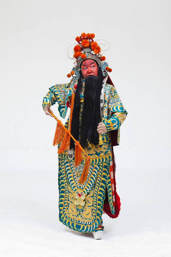 中年人,一个人,演员,竖图,彩色,白色背景,正面,化妆,北京,中国,亚洲,仅一个人,表演,艺术,造型,鲜艳,头饰,图片,注视,文化,脸谱,观察,看,站着,表情,竖,姿势,摄影,服饰,观看,动作,察看,关注,中国文化,戏剧,民族服饰,演出服,京剧,东亚,国粹,美猴王,男人,中国人,全身,影棚拍摄,化装,中国戏曲,武生,传统文化,舞台妆,bj174