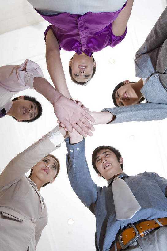 东方人,伙伴,商务人士,办公室,站,微笑,竖图,彩色,室内,白天,白色背景,正面,仰视,衬衫,商务,时尚,讨论,快乐,友谊,纯洁,成功,合作,信心,商场,北京,中国,亚洲,正装,庆祝,工作,图片,圆圈,领带,首都,许多人,职业装,现代,加油,一群人,职业,活力,可爱,童年,童趣,自信,摄影,生活方式,盘发,场所,同伴,商务中心,围着,童真,东亚,烂漫,无邪,中华人民共和国,北京市,京,北平,华北地区,朝阳区,交流,天真,友情,男人,男性,年轻男性,年轻女性,女人,女性,亚洲人,中国人,年轻人,沟通,拉手,半身,西服,办公,北京CBD,北京商务中心区,世贸天阶,中国北京大北窑,bj174