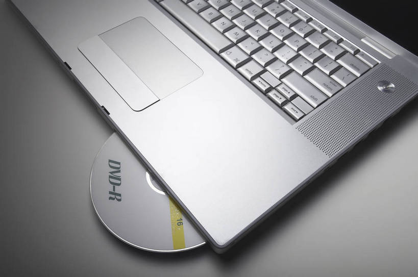 无人,横图,室内,特写,商务,电脑,笔记本电脑,显示器,键盘,技术,数据,科技,静物,网络,信息,光盘,图片,光碟,联系,存储介质,通讯设备,概念,碟片,光驱,存储,无线,影碟机,聚焦,DVD播放器,通信设备,取消,无线网络,产品,无线上网,便携式电脑,放弃,DVD播放机,DVD影碟机,光盘存储器,数字多功能光盘,退出,手提电脑,沟通,退出键,bj174