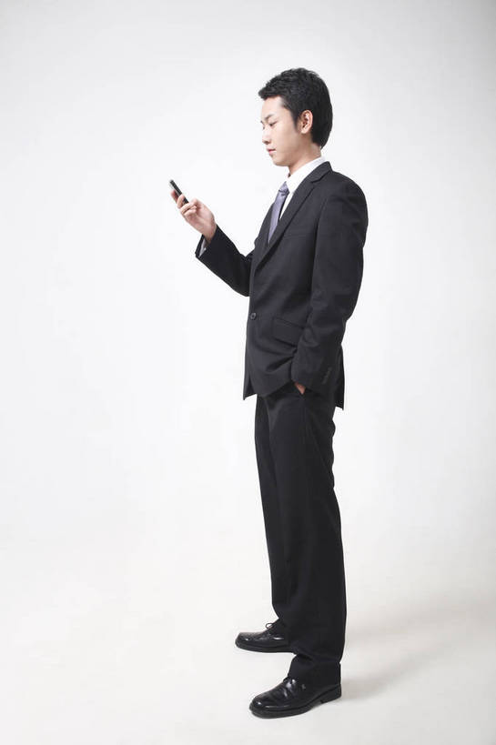 东方人,一个人,商务人士,打电话,微笑,竖图,彩色,室内,白色背景,正面,侧面,衬衫,西装,商务,通讯,安全,成功,职员,电话,手机,亚洲,中年,伸展,套装,正装,平静,人像,拨号,工作,领带,联系,年轻,生活,注视,黄种人,通讯设备,现代,东方,一个,背面,白色,职业,健康,成年,成人,成熟,色彩,压力,友好,专注,舒展,金融,短信,影棚,生活方式,经济,宁静,姿态,关注,气质,目标,和平,安详,贸易,形象,太平,安适,安好,宁靖,交流,男人,男性,亚洲人,中国人,年轻人,白领,商人,上班族,沟通,讲话,通话,站立,衬衣,商业,白领阶层,办公室职员,升职,行为,bj174