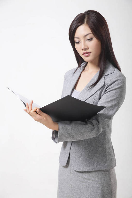东方人,商务人士,秘书,商务女性,微笑,竖图,彩色,室内,白色背景,正面,衬衫,西装,商务,安全,成功,职员,亚洲,中年,伸展,套装,正装,平静,工作,文件,办公用品,领带,文件夹,年轻,生活,注视,黄种人,漂亮,现代,东方,一个,白色,职业,健康,成年,成人,成熟,靓丽,色彩,压力,友好,专注,舒展,影棚,生活方式,宁静,姿态,关注,气质,目标,商务装,和平,安详,工薪阶层,端庄,精明,形象,太平,安适,安好,宁靖,年轻女性,女人,女性,亚洲人,中国人,年轻人,白领,商人,上班族,半身,衬衣,白领阶层,办公室职员,升职,行为,bj174