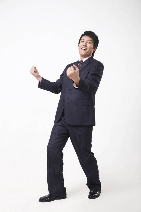 东方人,商务人士,跳,微笑,竖图,彩色,室内,白色背景,正面,衬衫,西装,商务,安全,成功,胜利,职员,亚洲,中年,双手,套装,正装,庆祝,平静,人像,工作,领带,年轻,生活,注视,黄种人,现代,东方,一个,白色,职业,健康,惊喜,成年,成人,成熟,色彩,压力,友好,专注,喊,舒展,金融,影棚,生活方式,经济,宁静,喜悦,庆贺,姿态,关注,气质,呐喊,消息,目标,和平,情绪,安详,贸易,冲动,形象,太平,安适,安好,宁靖,激昂,激动,男人,男性,亚洲人,中国人,年轻人,白领,商人,上班族,跳跃,全身,衬衣,商业,白领阶层,办公室职员,好消息,升职,行为,bj174