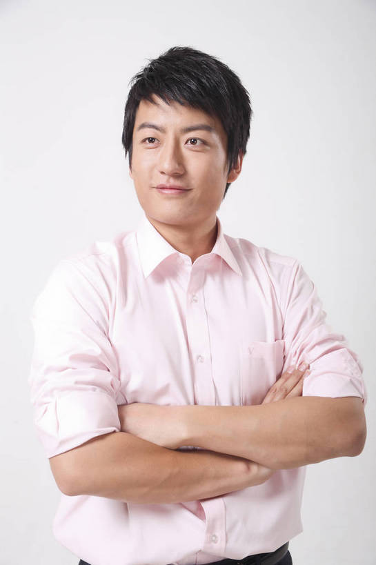 东方人,商务人士,微笑,竖图,彩色,室内,特写,白色背景,正面,衬衫,西装,商务,安全,成功,职员,亚洲,中年,伸展,套装,正装,平静,人像,工作,领带,年轻,生活,注视,黄种人,现代,东方,一个,白色,职业,健康,成年,成人,成熟,色彩,压力,友好,专注,舒展,金融,影棚,生活方式,经济,宁静,姿态,关注,气质,目标,和平,安详,凝望,贸易,形象,太平,安适,安好,宁靖,男人,男性,亚洲人,中国人,年轻人,白领,商人,上班族,半身,衬衣,商业,白领阶层,办公室职员,升职,行为,bj174