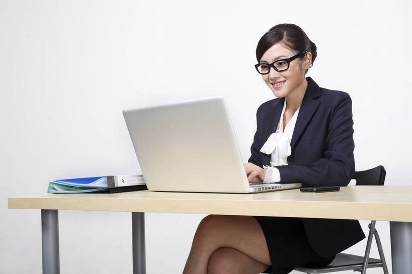 东方人,商务人士,秘书,商务女性,办公室,坐,微笑,横图,彩色,室内,白色背景,正面,衬衫,西装,商务,安全,成功,职员,电脑,笔记本电脑,键盘,技术,科技,桌子,手机,亚洲,中年,上班,伸展,套装,正装,平静,工作,粘性,网络,办公桌,办公用品,便利贴,便签,领带,教育,年轻,生活,信息技术,注视,黄种人,漂亮,通讯设备,现代,书桌,东方,文具,一个,白色,笔记本,观察,看,职业,休闲,健康,成年,成人,成熟,靓丽,色彩,压力,友好,专注,舒展,影棚,生活方式,观看,宁静,喜悦,办公设备,文具用品,记事,察看,无线,姿态,愉悦,关注,气质,肖像,通信设备,目标,商务装,无线网络,和平,安详,无线上网,便携式电脑,工薪阶层,端庄,快捷,文化工具,方便,精明,N次贴,便条贴,告诉贴,即时贴,形象,太平,安适,安好,宁靖,直视,上网,便贴纸,电脑键盘,手提电脑,年轻女性,女人,女性,亚洲人,中国人,年轻人,白领,商人,上班族,沟通,衬衣,办公,文书,白领阶层,办公室职员,升职,行为,bj174