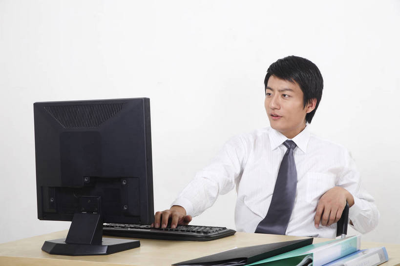 东方人,商务人士,秘书,办公室,坐,微笑,横图,彩色,室内,白色背景,正面,衬衫,西装,商务,安全,成功,职员,电脑,笔记本电脑,键盘,技术,科技,桌子,亚洲,中年,上班,伸展,套装,正装,平静,人像,工作,粘性,网络,办公用品,便利贴,便签,领带,教育,年轻,生活,信息技术,注视,职业装,黄种人,通讯设备,现代,东方,文具,一个,白色,观察,看,职业,休闲,健康,成年,成人,成熟,色彩,压力,友好,专注,舒展,金融,影棚,生活方式,经济,观看,宁静,喜悦,办公设备,文具用品,记事,察看,无线,姿态,象征,愉悦,庄重,关注,气质,肖像,通信设备,目标,身份,无线网络,和平,安详,台式机,贸易,无线上网,便携式电脑,快捷,文化工具,正式,地位,方便,精明,N次贴,便条贴,告诉贴,即时贴,形象,太平,安适,安好,宁靖,直视,上网,便贴纸,电脑键盘,计算机,手提电脑,男人,男性,年轻男性,亚洲人,中国人,年轻人,白领,商人,上班族,沟通,坐着,衬衣,办公,商业,文书,白领阶层,办公室职员,升职,行为,bj174