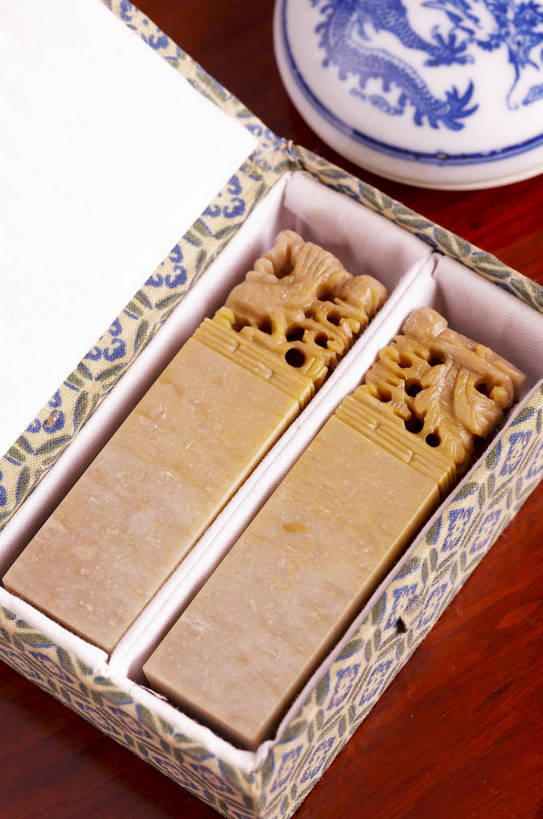 无人,摄影师,竖图,室内,白天,锻炼,运动,静物,中国,花纹,古老,艺术,笔,雕刻,毛笔,书法,图案,图片,纸,砚,文化,传统,木刻,东方,文具,休闲,安静,养生,墨,印章,平和,文房四宝,古朴,摄像师,简朴,体育,健身,bj174