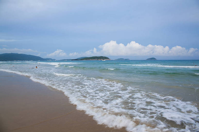 横图,彩色,室外,白天,旅游,沙滩,三亚,图片,海南,天空,自然,海水,旅游胜地,摄影,潮水,海,海滩,旅行,亚龙湾,bj174