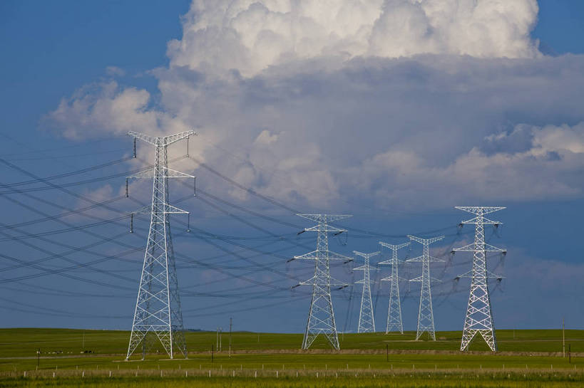 无人,横图,彩色,室外,白天,草地,草原,田园,中国,亚洲,电力,钢材,电缆,电线,图片,支架,电塔,白云,天空,自然,蒙,摄影,能源,风光,支撑,资源,原野,供电设备,高压线,东亚,高压电塔,内蒙古,高压输电线,中华人民共和国,华北地区,高压电线塔,高压塔,内蒙古自治区,呼伦贝尔,bj174