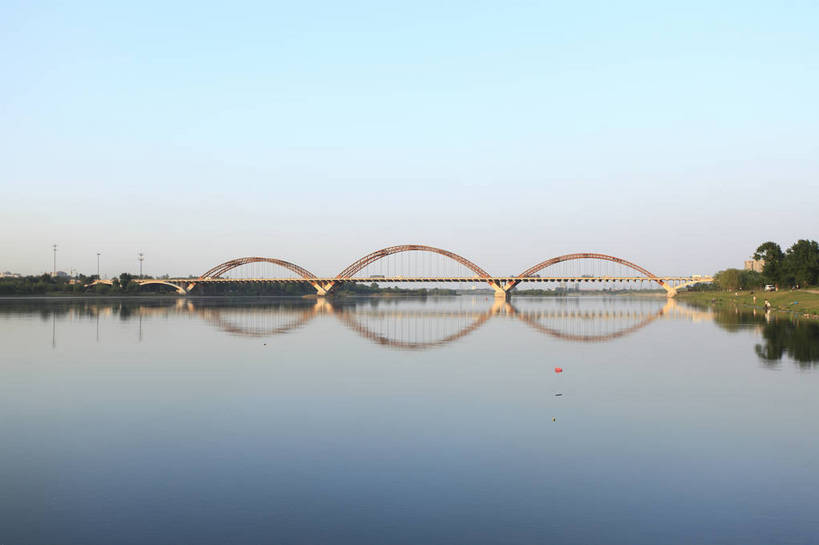 无人,横图,彩色,室外,白天,旅游,度假,名胜古迹,标志建筑,大桥,地标,建筑,桥梁,中国,亚洲,遗迹,图片,河岸,桥,古迹,文物,娱乐,建设,古建筑,拱桥,自然,享受,休闲,旅游胜地,放松,摄影,拱形,风光,古文明,东亚,辽宁,辽宁省,沈阳,中华人民共和国,省会,沈阳市,辽,东北地区,钢拱桥,东北,中国东北地区,东北三省,东三省,浑河,长青桥,bj174