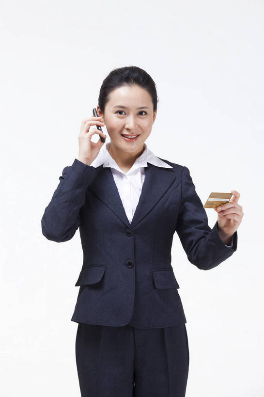 东方人,一个人,商务人士,商务女性,站,打电话,竖图,彩色,室内,白天,正面,西装,商务,时尚,满意,自由,成功,北京,中国,套装,正装,人物,图片,美丽,生活,现代,职业,活力,可爱,美女,竖,自信,理财,摄影,奋斗,青春,优雅,商务装,工薪阶层,精明,银行卡,年轻女性,女人,女性,亚洲人,中国人,年轻人,白领,上班族,电子商务,半身,影棚拍摄,愉快,bj174