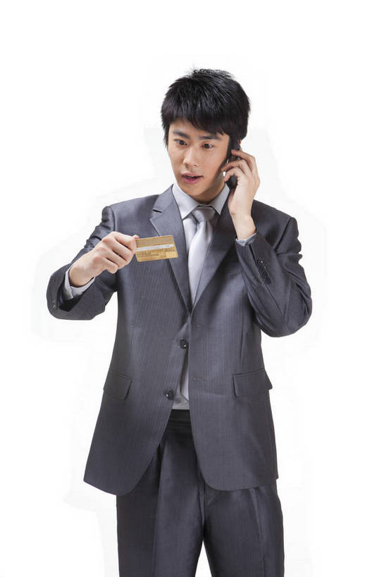 东方人,一个人,商务人士,商务男性,站,打电话,竖图,彩色,室内,白天,正面,衬衫,西装,商务,时尚,满意,自由,成功,北京,中国,套装,正装,人物,图片,生活,现代,职业,成熟,活力,可爱,竖,自信,理财,摄影,奋斗,青春,商务装,工薪阶层,精明,银行卡,男人,男性,年轻男性,亚洲人,中国人,年轻人,白领,上班族,电子商务,半身,影棚拍摄,衬衣,愉快,bj174