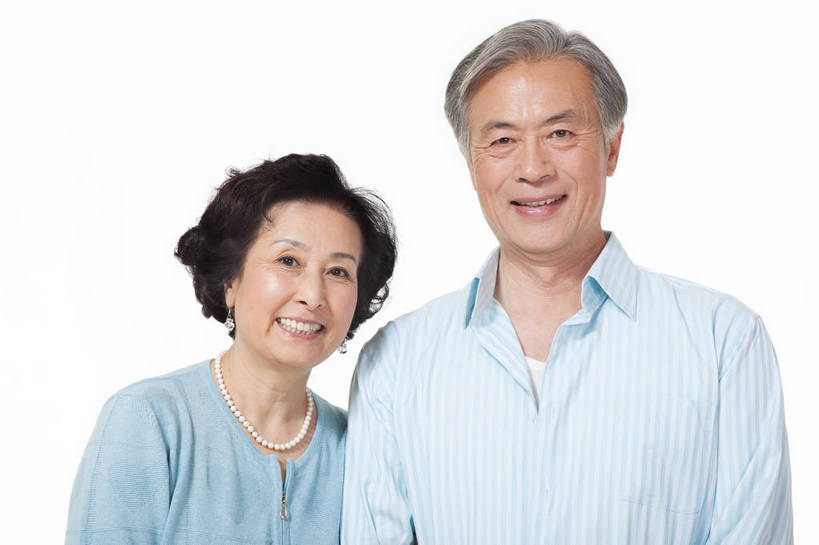 东方人,老年人,两个人,夫妻,站,微笑,横图,彩色,室内,白天,正面,爱情,满意,自由,分享,北京,中国,人物,图片,浪漫,休闲装,老人,享受,休闲,健康,温馨,恩爱,活力,可爱,恋人,摄影,生活方式,亲情,乐观,老年男性,老年女性,男人,男性,女人,女性,亚洲人,中国人,夫妇,情侣,半身,影棚拍摄,愉快,伴侣,bj174