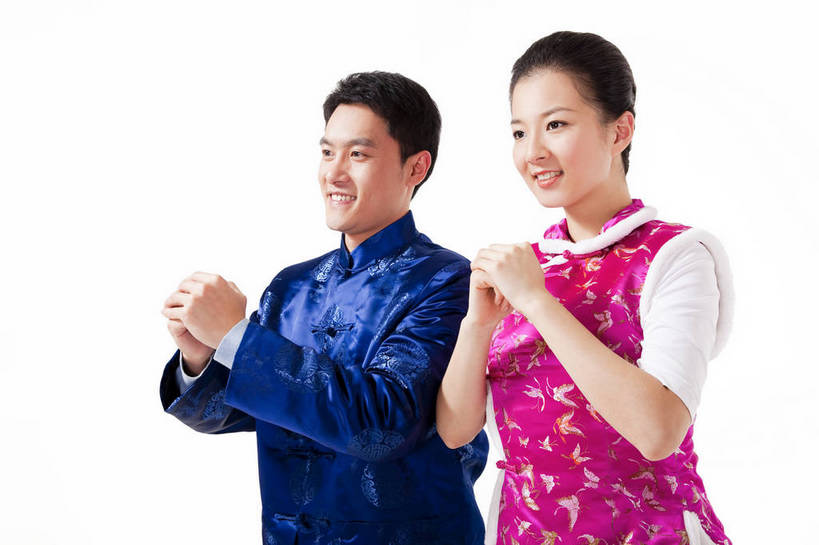 东方人,两个人,站,微笑,横图,彩色,室内,白天,正面,时尚,满意,自由,分享,北京,中国,春节,新年,节日,人物,图片,浪漫,美丽,休闲装,享受,休闲,喜庆,活力,可爱,自信,抱拳,摄影,生活方式,青春,优雅,男人,男性,年轻男性,年轻女性,女人,女性,亚洲人,中国人,年轻人,情侣,半身,影棚拍摄,愉快,拜年,bj174