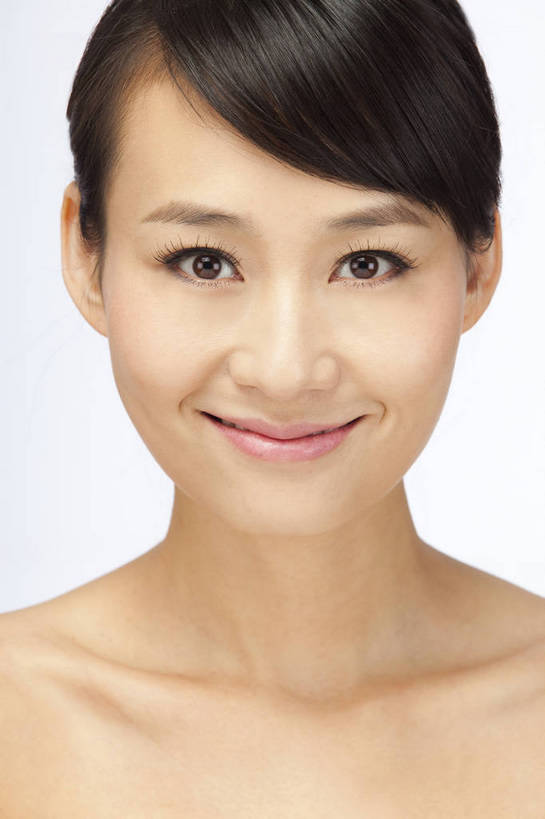 东方人,五官,眼睛,脸颊,头发,一个人,微笑,竖图,彩色,室内,白天,白色背景,正面,美容,性感,北京,中国,护肤,图片,美丽,年轻,漂亮,现代,黑色,清洁,保养,享受,休闲,健康,活力,可爱,美女,摄影,头像,生活方式,青春,皮肤,毛发,年轻女性,女人,女性,亚洲人,中国人,年轻人,影棚拍摄,愉快,bj174