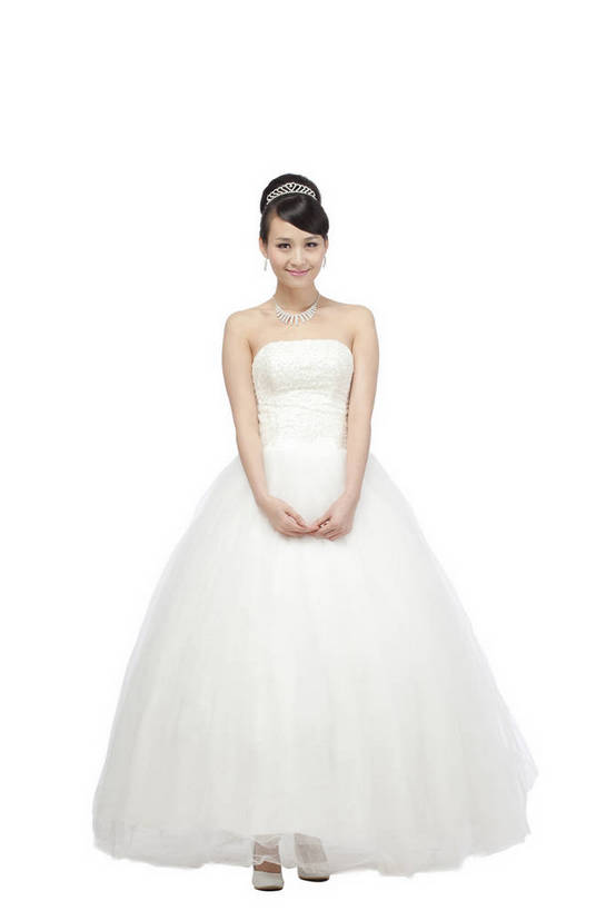 东方人,一个人,新娘,站,笑,竖图,彩色,室内,白天,白色背景,正面,婚纱,裙子,时尚,性感,纯洁,沙发,北京,中国,造型,头饰,图片,结婚,美丽,年轻,生活,漂亮,白色,享受,休闲,成熟,活力,可爱,美女,自信,摄影,生活方式,青春,优雅,华丽,高贵,洁白,纱裙,抹胸裙,年轻女性,女人,女性,亚洲人,中国人,年轻人,全身,影棚拍摄,礼服,愉快,商业,魅力,bj174