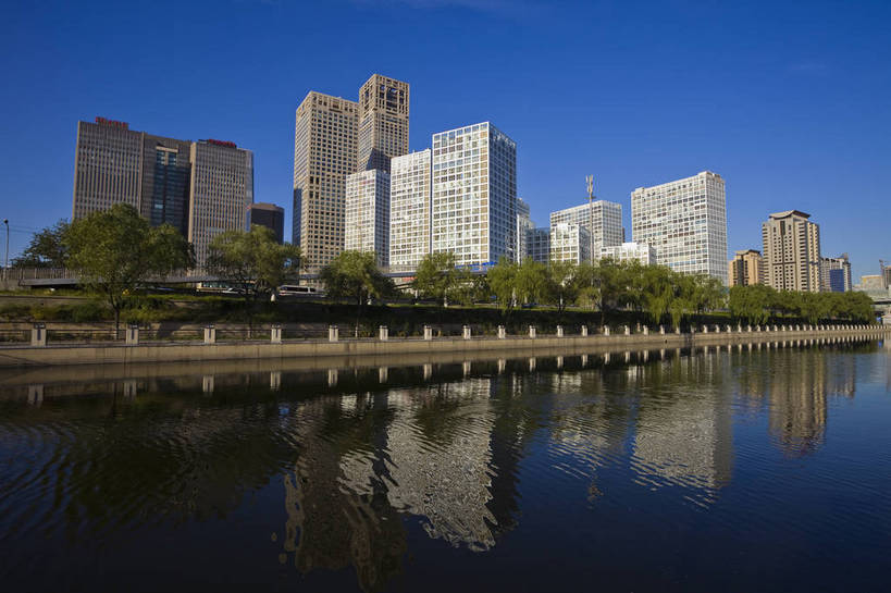 无人,横图,彩色,室外,白天,旅游,办公楼,城市风光,城市,道路,建筑,写字楼,北京,中国,亚洲,图片,河岸,建筑群,首都,辉煌,现代建筑,蓝天,阳光,旅游胜地,摩天大厦,金融,摄影,经济,文明,中国文化,东亚,发展,中华人民共和国,北京市,京,北平,华北地区,朝阳区,通州区,繁荣,河,旅行,建外SOHO,通惠河,bj174