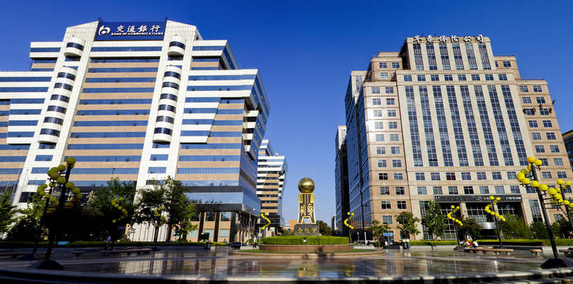 无人,广场,横图,彩色,室外,白天,旅游,办公楼,城市风光,城市,道路,建筑,写字楼,雕塑,北京,中国,图片,建筑群,辉煌,现代建筑,蓝天,阳光,旅游胜地,摩天大厦,金融,摄影,经济,文明,中国文化,发展,繁荣,旅行,金融街,西二环,bj174