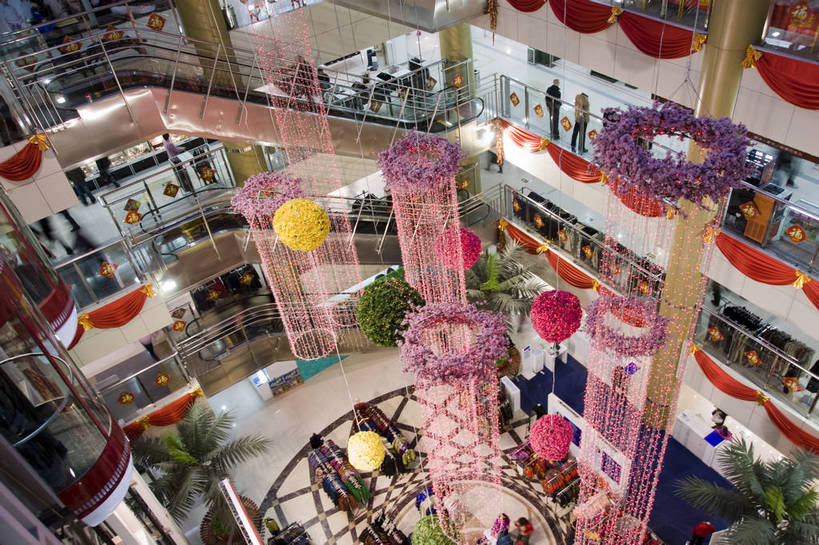 摄影师,商店,横图,俯视,彩色,室内,白天,购物,旅游,消费,超市,城市,商场,北京,中国,亚洲,行人,繁华,灯饰,首都,娱乐,大厅,大堂,东方,金融,百货,热闹,华丽,近景,选购,贸易,百货公司,东亚,摄像师,中华人民共和国,北京市,京,北平,华北地区,血拼,房山区,繁荣,高角度拍摄,商业,购物商场,购物中心,商业中心,房山,良乡,良乡镇,bj174