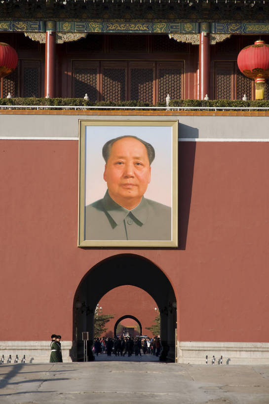 摄影师,天安门,竖图,彩色,室外,白天,旅游,城市,建筑,北京,中国,亚洲,毛泽东,历史,文化,古建筑,东方,建筑物,风景,卫士,主席,晴朗,领导,近景,政治,领袖,毛主席,摄像师,二十八画生,润之,诗人,石三伢子,咏芝,革命家,理论家,首脑,战略家,历史人物,标志性建筑,bj174
