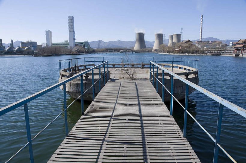 无人,摄影师,横图,彩色,室外,白天,烟囱,河流,北京,中国,亚洲,钢铁,桥,东方,蓝天,远景,安静,工业,设施,晴朗,晴天,资源,企业,摄像师,首钢,bj174