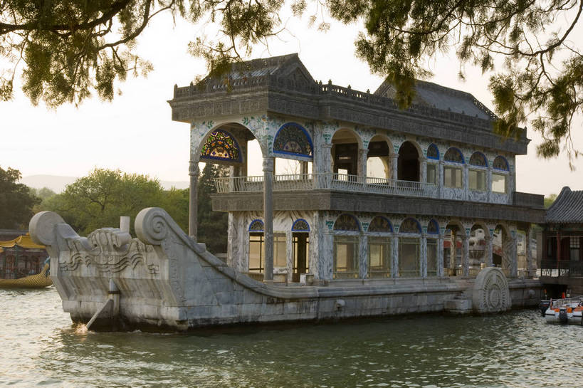 无人,摄影师,颐和园,横图,彩色,室外,白天,北京,中国,亚洲,古老,艺术,雕刻,古迹,历史,文化,文物,石刻,东方,树木,名胜,阳光,人工湖,西式,摄影,晴天,宁静,文明,摄像师,昆明湖,世界文化遗产,皇家园林,祥和,石舫,旅行,沧桑,bj174