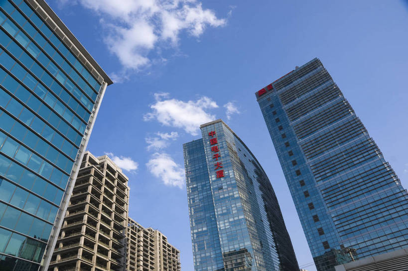 无人,摄影师,横图,彩色,室外,白天,仰视,旅游,城市,大厦,建筑,摩天大楼,写字楼,北京,中国,亚洲,壮观,楼群,首都,东方,现代化,白云,风景,蓝天,安静,规划,经济,雄伟,东亚,摄像师,发展,海淀区,中关村,中华人民共和国,北京市,京,北平,华北地区,气势,进步,发达,旅行,高层建筑,国家自主创新示范区,中关村科技园,中国电子大厦,bj174