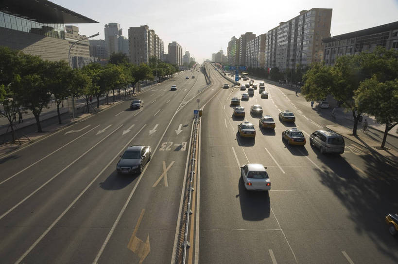 无人,摄影师,横图,俯视,彩色,室外,白天,城市,街道,北京,中国,亚洲,车辆,交通,楼房,东方,建筑物,树木,现代化,阳光,摄影,晴天,整洁,忙碌,长安街,摄像师,马路,高角度拍摄,旅行,bj174