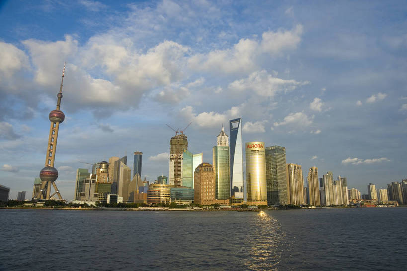 无人,摄影师,横图,彩色,室外,白天,旅游,城市,大厦,建筑,上海,中国,亚洲,壮观,楼群,黄浦江,浦东,建筑物,现代化,白云,风景,蓝天,外滩,经济,雄伟,市区,陆家嘴,摄像师,幽静,商业,高层建筑,东方明珠塔,标志性建筑,bj174