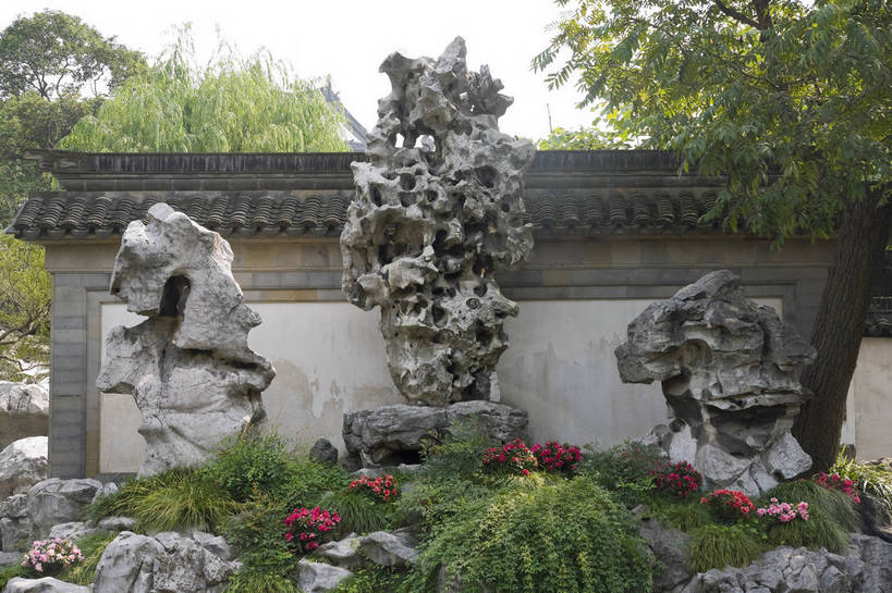 无人,摄影师,横图,彩色,室外,白天,旅游,建筑,上海,中国,亚洲,历史,文化,遗址,花卉,树木,名胜,风景,阳光,城隍庙,豫园,天,假山,晴天,园林,文明,古朴,摄像师,幽静,bj174