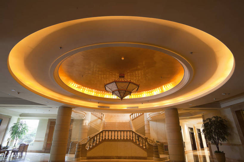 横图,彩色,室内,白天,楼梯,城市,建筑,酒店,北京,中国,亚洲,图片,首都,豪华,现代,现代建筑,大堂,吊灯,休闲,摄影,生活方式,环境,东亚,中华人民共和国,北京市,京,北平,华北地区,昌平区,昌平,北京龙城丽宫国际酒店,龙城丽宫国际酒店,bj174