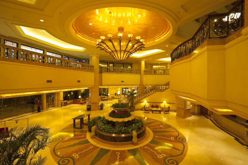 横图,彩色,室内,白天,建材,石头,楼梯,城市,建筑,酒店,北京,中国,亚洲,材料,地砖,石子,图片,大理石,首都,豪华,现代,大厅,现代建筑,大堂,吊灯,休闲,摄影,建造,生活方式,地板砖,花岗岩,环境,东亚,中华人民共和国,北京市,京,北平,华北地区,昌平区,火成岩,岩浆岩,石块,岩石,昌平,装饰材料,北京龙城丽宫国际酒店,龙城丽宫国际酒店,bj174