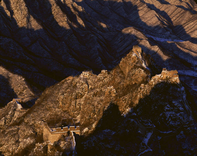 无人,横图,俯视,航拍,彩色,室外,白天,旅游,度假,美景,名胜古迹,山,山脉,标志建筑,地标,建筑,北京,长城,中国,亚洲,遗迹,图片,山峰,文化遗产,山峦,首都,古迹,文物,娱乐,建设,古建筑,风景,自然,群山,享受,休闲,远景,旅游胜地,放松,摄影,地理,蜿蜒,古代建筑,风光,宁静,山脊,鸟瞰,中国文化,自然风光,万里长城,烽火台,古文明,东亚,世界文化遗产,中华人民共和国,北京市,京,北平,华北地区,怀柔区,高角度拍摄,箭扣长城,bj174